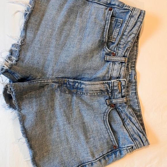 Old Navy Women's Light Blue Denim Shorts - Picture 1 of 3